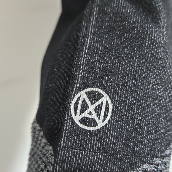 🎁FREE ADD ON - Ardene Cropped Leggings (L) - Picture 7 of 9